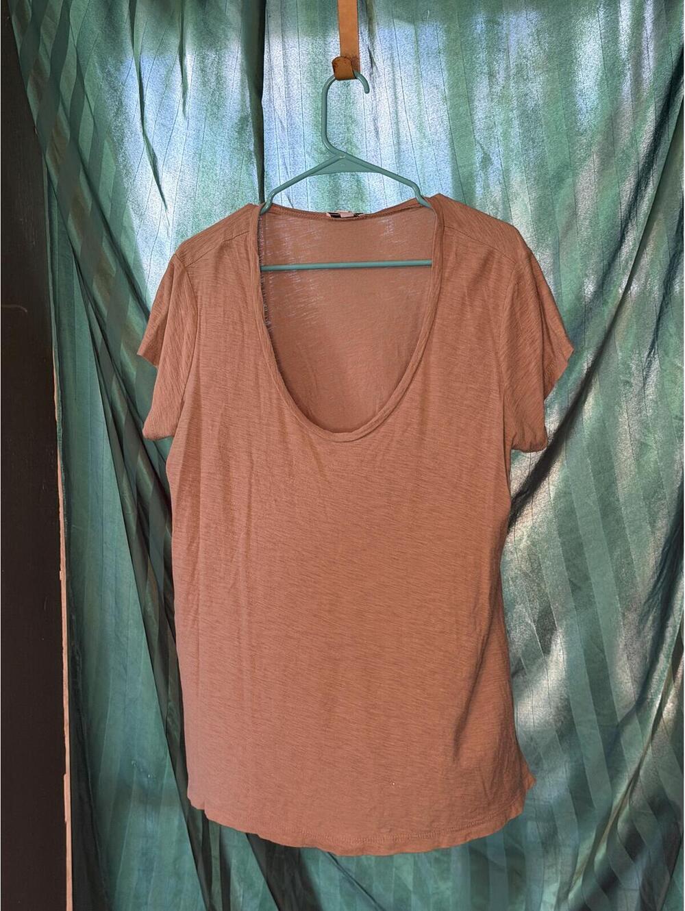 James Perse Standard Women's Scoop Neck T-Shirt Size 4 Taupe
